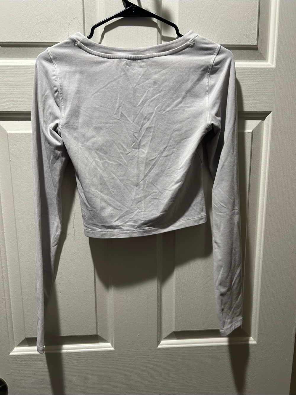 Athleta Shanti Long Sleeve Scoop Neck Yoga Crop Top Gray Size XS - Picture 4 of 6